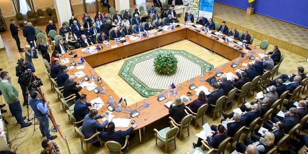 Volodymyr Groysman proposes to discuss new principles of Ukraine’s administrative-territorial system formation