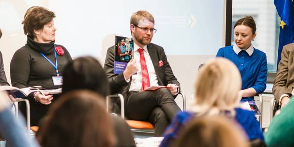 Gender equality in the work of service institutions: presentation of the manual from the U-LEAD with Europe Programme experts