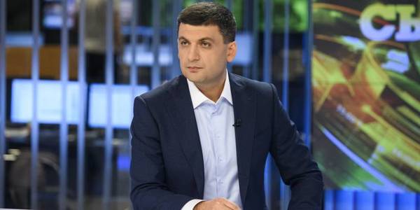 Скорочення райдержадміністрацій зніме проблему дублювання управлінських функцій там, де створені громади, – Володимир Гройсман