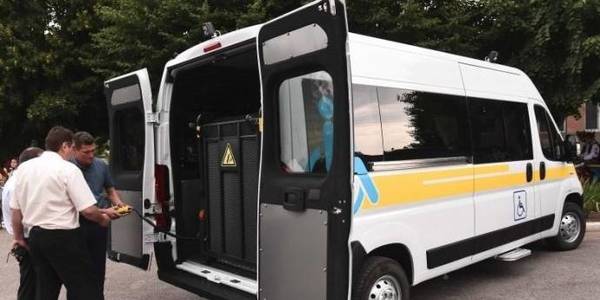 На Вінниччині з'явилось перше соціальне таксі для людей з інвалідністю