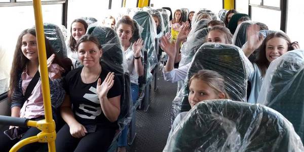 За власні кошти Коломацька ОТГ створила ЦНАП і купила шкільний автобус