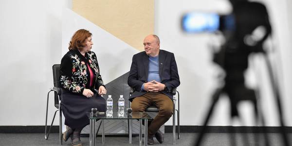 New online course on decentralisation: what is it about and whom does it target?