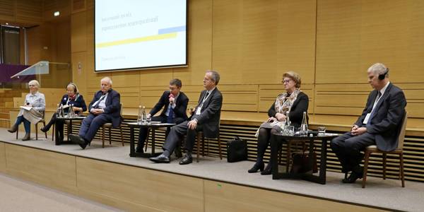 Публічні консультації щодо змін до Конституції – погляд міжнародних експертів