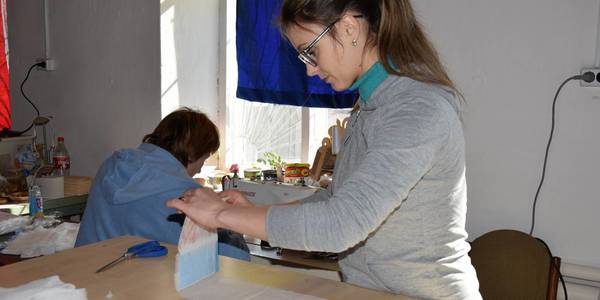 У Баранівській ОТГ шкільний коворкінг виготовляє засоби захисту на 3D-принтері