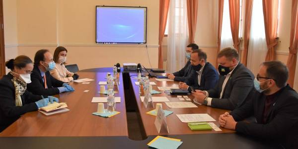District enlargement can’t prevent the hromada identity retention or exacerbate their culture and tradition development. There has been a meeting with the Ambassador of Bulgaria in the MinRegion