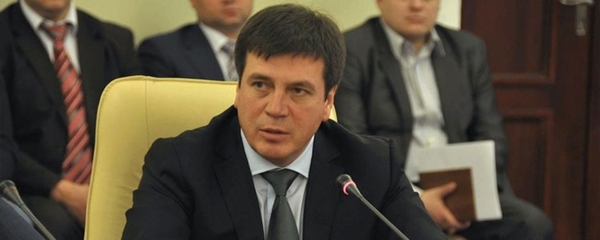 Володимир Гройсман представив колективу Мінрегіону новопризначеного очільника відомства Геннадія Зубка