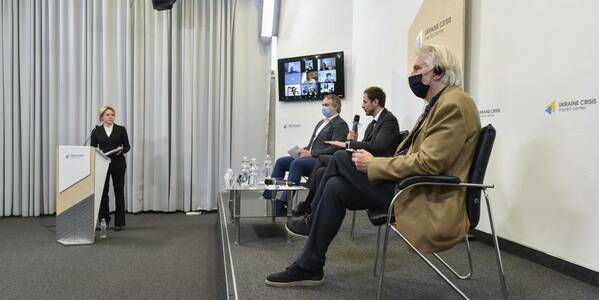 Як громадам стимулювати економічний розвиток – презентація посібника