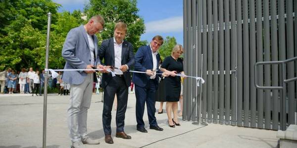 У Вараській громаді запрацювала сучасна ПЛР-лабораторія