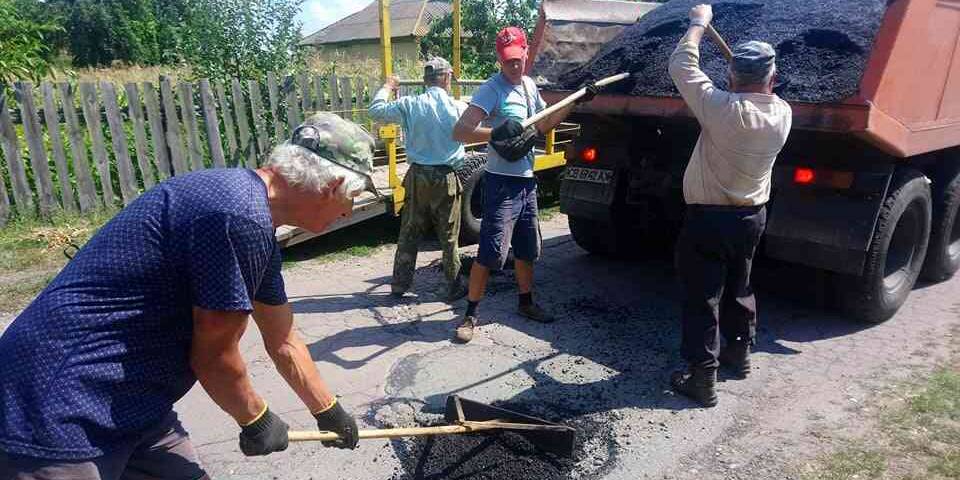 In the Honcharivska municipality roads are being repaired by starostas