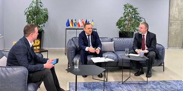 Команди зі 196 українських громад розпочали навчання на програмі «Кроки для команд з управління справами в ОМС»