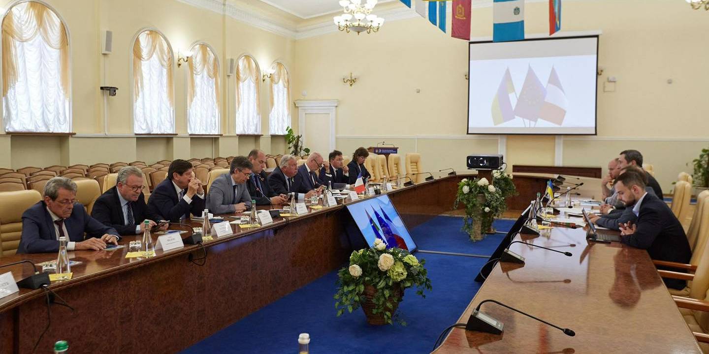 Ec3b5daebd5f2abe35bf0737eee333fd