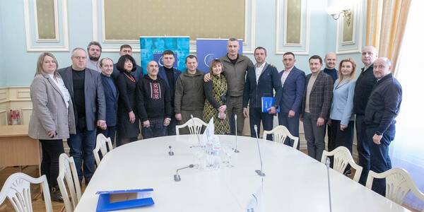 Разом міцніші: згідно соціологічних даних, підтримка населенням співпраці Києва та сусідніх громад досягла 95%
