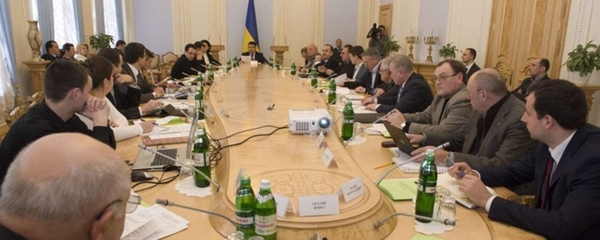 В.Гройсман провів перше засідання Експертної групи з питань законодавчого забезпечення децентралізації влади