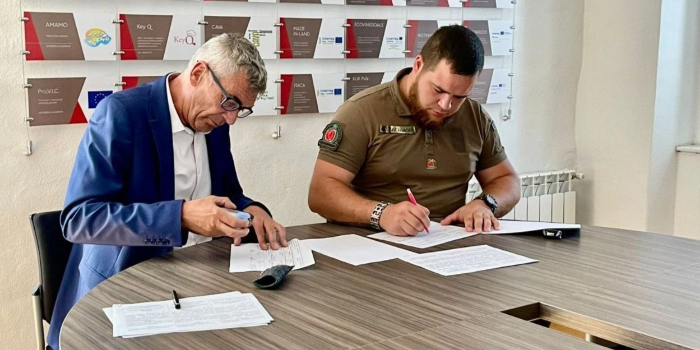 Bb533ef770b3141d4c85a0c508f71969