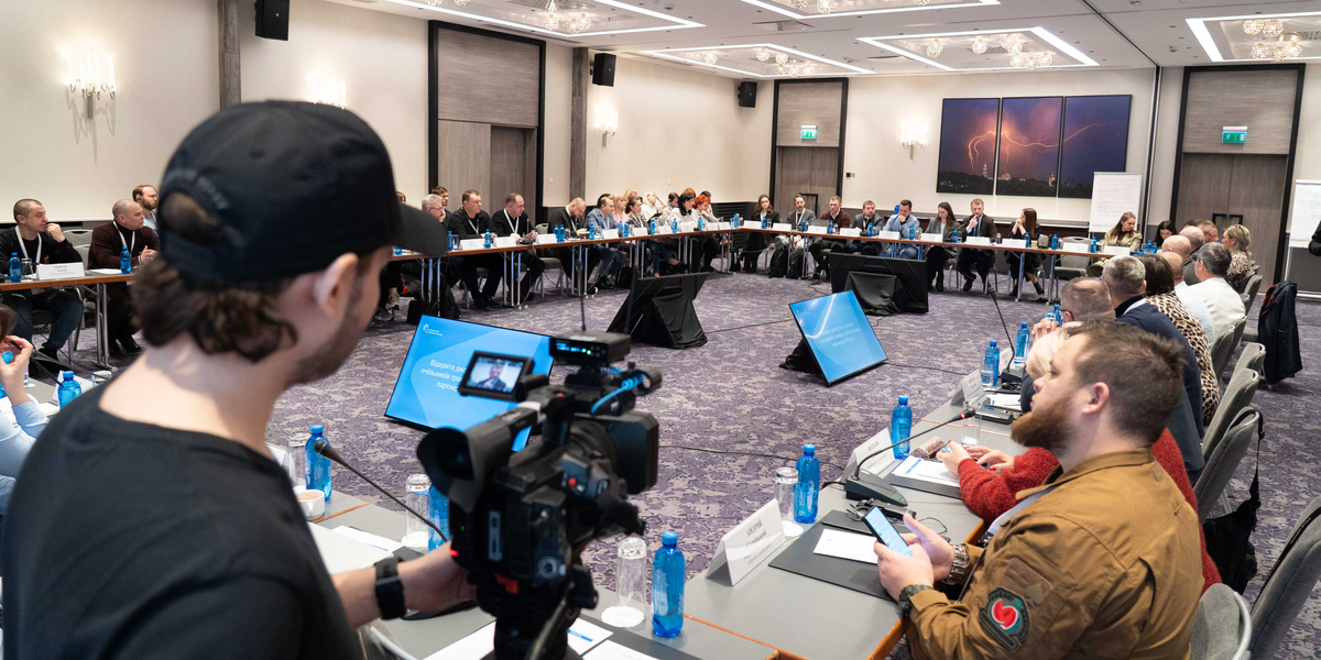 Держава і партнери готують системну підтримку для прифронтових територій – що вже зроблено