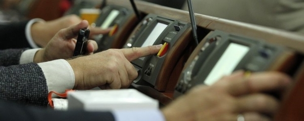 Парламент виключив обласні ради з процесу створення спроможних громад 