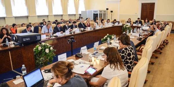 Маємо забезпечити прозоре і стабільне фінансування місцевих бюджетів у 2019 році, – Зубко