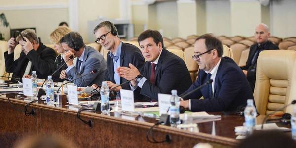 У 2019 році частка місцевих бюджетів у зведеному бюджеті країни має перевищувати 51%, - Зубко