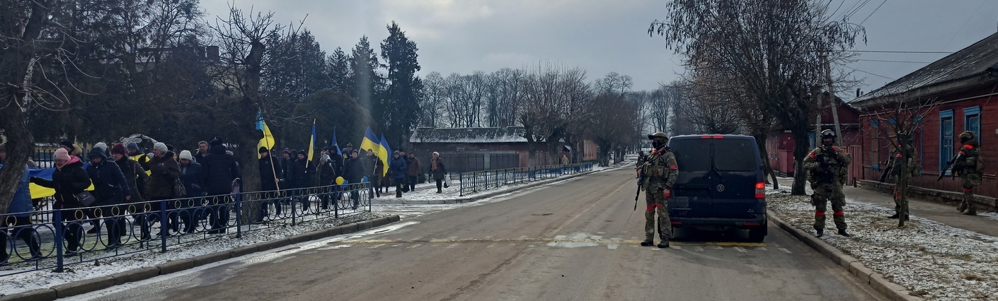 Під час мітингу в окупації 9 березня 2022 року, присвяченому дню народження Тараса Шевченка Під час мітингу в окупації 9 березня 2022 року, присвяченому дню народження Тараса Шевченка