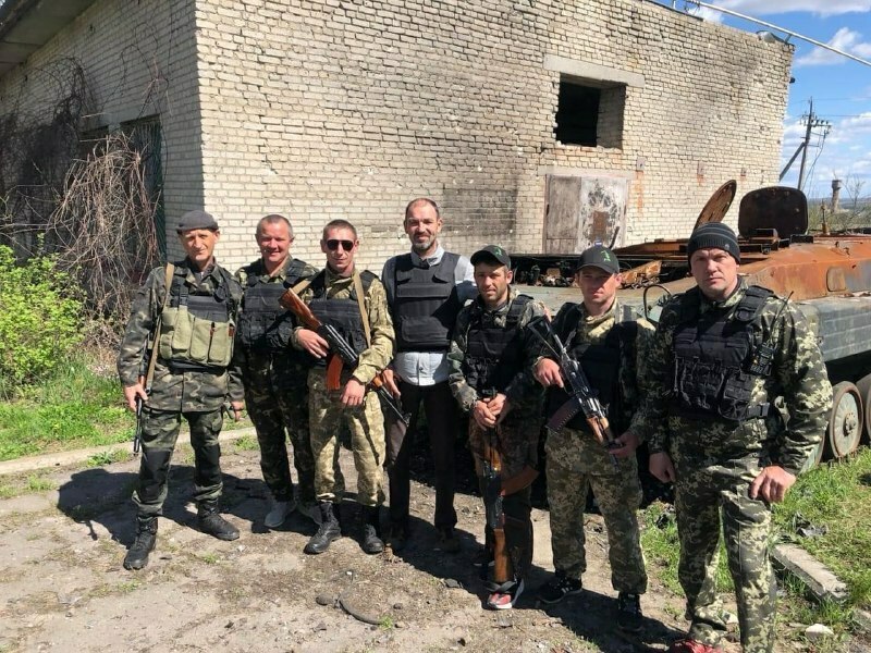 Бійці добровольчого формування «Тростянець 1» у березні 2022 року Бійці добровольчого формування «Тростянець 1» у березні 2022 року