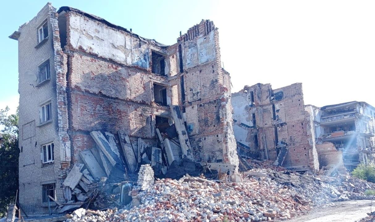 Так у Сіверську виглядають більшість багатоквартирних будинків Так у Сіверську виглядають більшість багатоквартирних будинків