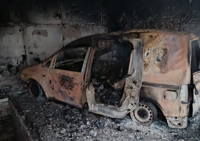 а російський «братський народ» спалює його. Дрон загарбників атакував машину на в’їзді до Берислава влітку цього року а російський «братський народ» спалює його. Дрон загарбників атакував машину на в’їзді до Берислава влітку цього року