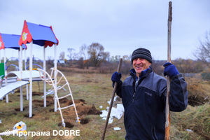 Старосалтівська об’єднана громада:  Встановлення дитячого майданчика в с. Хотомля