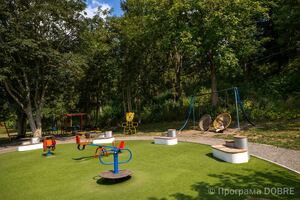 Дитячий майданчик, облаштований за підтримки Програми USAID DOBRE, Лановецька громада