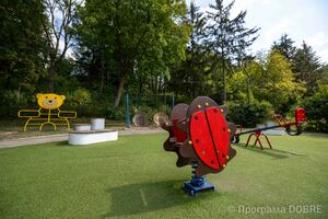 Дитячий майданчик, облаштований за підтримки Програми USAID DOBRE, Лановецька громада