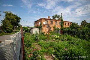 Руйнування будівель внаслідок обстрілів, селище Рогань, Роганська громада