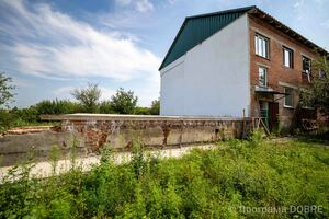 Руйнування будівель внаслідок обстрілів, селище Рогань, Роганська громада