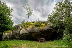 Скеля Камінь Довбуша, село Розтоки, Усть-Путильська громада