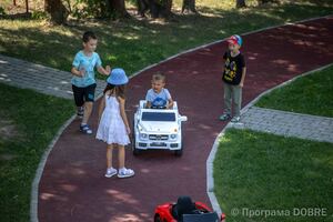 Ігровий майданчик на території дитячого садочка «Сонечко», облаштований за підтримки Програми USAID DOBRE, Шумська громада