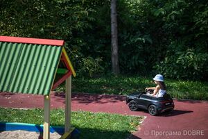 Ігровий майданчик на території дитячого садочка «Сонечко», облаштований за підтримки Програми USAID DOBRE, Шумська громада