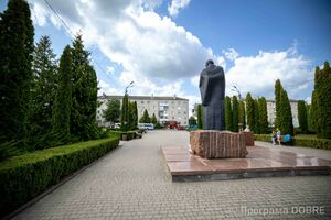 Площа Героїв Майдану, Шумська громада