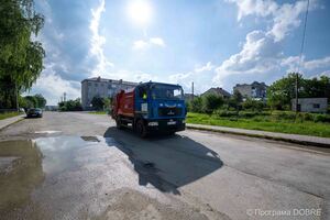 Автомобіль для вивезення ТПВ, закуплений Програмою USAID DOBRE 