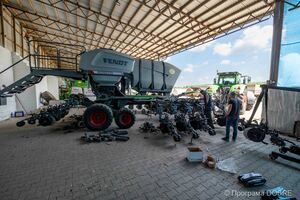 Селянське фермерське господарство «Тюльпан» в селі Бурканів, Золотниківська громада