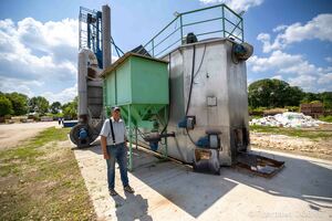 Thumb %d0%92%d0%b0%d1%81%d0%b8%d0%bb%d1%8c %d0%a8%d1%83%d1%84%d0%bb%d1%96%d1%82%d0%b0  %d0%ba%d0%be%d0%bc%d1%96%d1%80%d0%bd%d0%b8%d0%ba %d1%84%d0%b5%d1%80%d0%bc%d0%b5%d1%80%d1%81%d1%8c%d0%ba%d0%be%d0%b3%d0%be %d0%b3%d0%be%d1%81%d0%bf%d0%be%d0%b4%d0%b0%d1%80%d1%81%d1%82%d0%b2%d0%b0  %d0%97%d0%b0%d1%80%d0%b2%d0%b0%d0%bd%d0%b8%d1%86%d1%8f %d0%90%d0%b3%d1%80%d0%be  %d0%b2 %d1%81. %d0%92%d0%b8%d1%88%d0%bd%d1%96%d0%b2%d1%87%d0%b8%d0%ba  %d0%97%d0%be%d1%82%d0%be%d0%bd%d0%b8%d0%ba%d1%96%d0%b2%d1%81%d1%8c%d0%ba%d0%b0 %d0%b3%d1%80%d0%be%d0%bc%d0%b0%d0%b4%d0%b0  3 