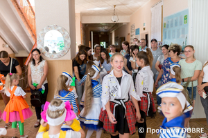 Thumb %d0%92%d0%b8%d1%85%d0%be%d0%b2%d0%b0%d0%bd%d1%86%d1%96 %d0%91%d1%83%d0%b4%d0%b8%d0%bd%d0%ba%d1%83 %d0%b4%d0%b8%d1%82%d1%8f%d1%87%d0%be%d1%97 %d1%82%d0%b0 %d1%8e%d0%bd%d0%b0%d1%86%d1%8c%d0%ba%d0%be%d1%97 %d1%82%d0%b2%d0%be%d1%80%d1%87%d0%be%d1%81%d1%82%d1%96  %d0%97%d0%be%d0%bb%d0%be%d1%87%d1%96%d0%b2%d1%81%d1%8c%d0%ba%d0%b0 %d0%b3%d1%80%d0%be%d0%bc%d0%b0%d0%b4%d0%b0  3 