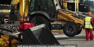 Проєкт USAID «ГОВЕРЛА» передав 55 екскаваторів у громади 9 областей